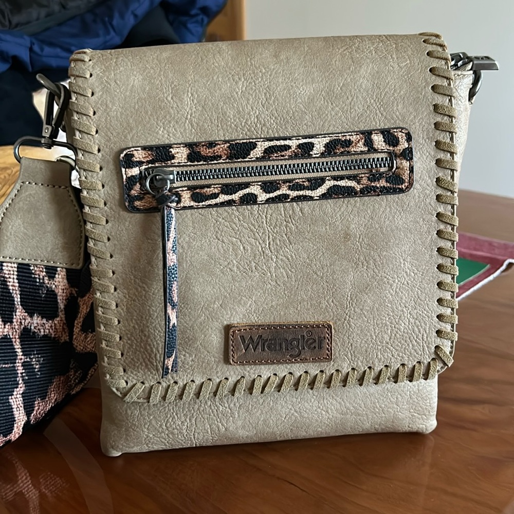 Wrangler Crossbody